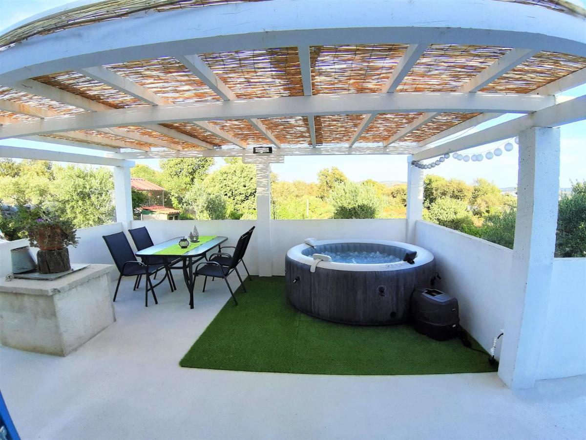 Apartment Svilan - Terrace With Sea View And Nature เซตเชโว ภายนอก รูปภาพ