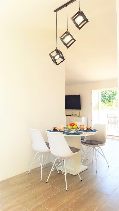 Apartment Svilan - Terrace With Sea View And Nature เซตเชโว ภายนอก รูปภาพ